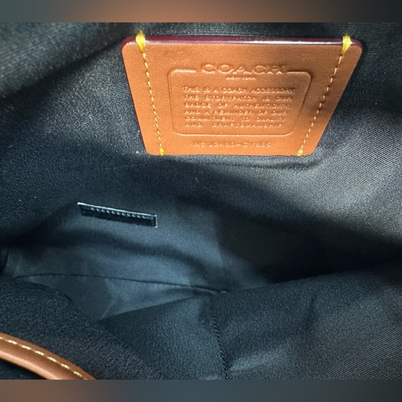 Coach Carry All Pouch In Signature Canvas.New no tag .Gunmetal/Charcoal/Black - Picture 6 of 10